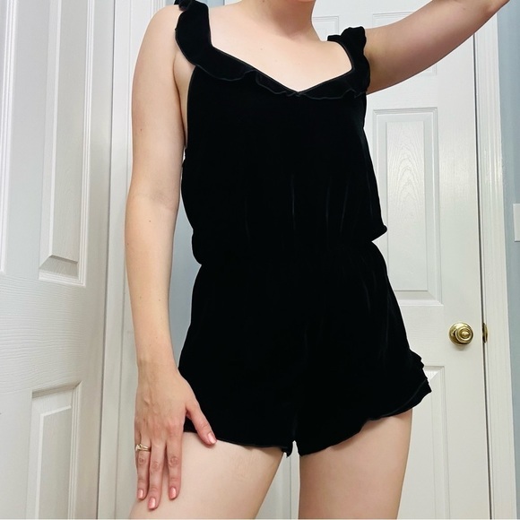 Victoria’s Secret Romper Velvet Black Ruffle Coquette Dainty Lounge Pajama Small - Picture 5 of 5